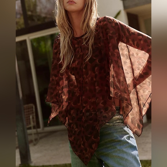 Angel Wing Poncho in Leopard NWT - ONE SIZE - Picture 2 of 13